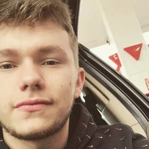 Meet your Posher, Levi